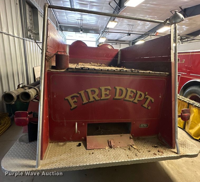 image for item NJ9445 1964 Ford 600 pumper fire truck
