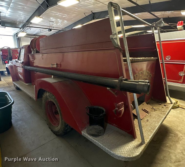 image for item NJ9445 1964 Ford 600 pumper fire truck