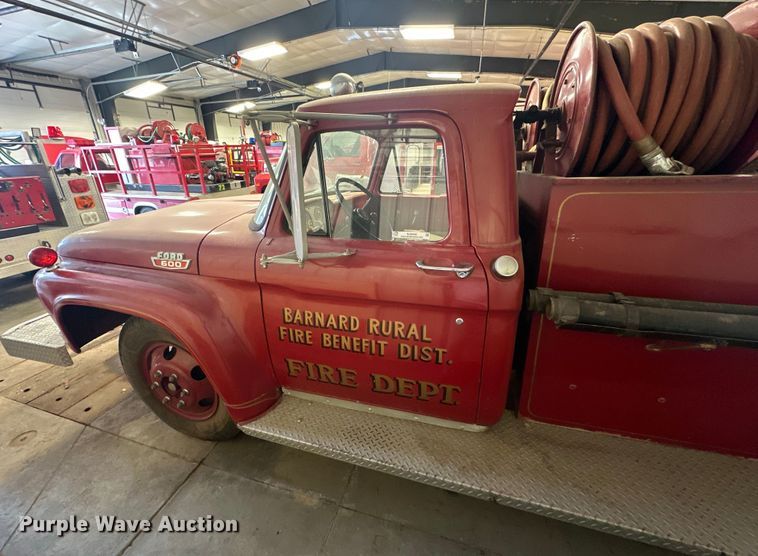 image for item NJ9445 1964 Ford 600 pumper fire truck