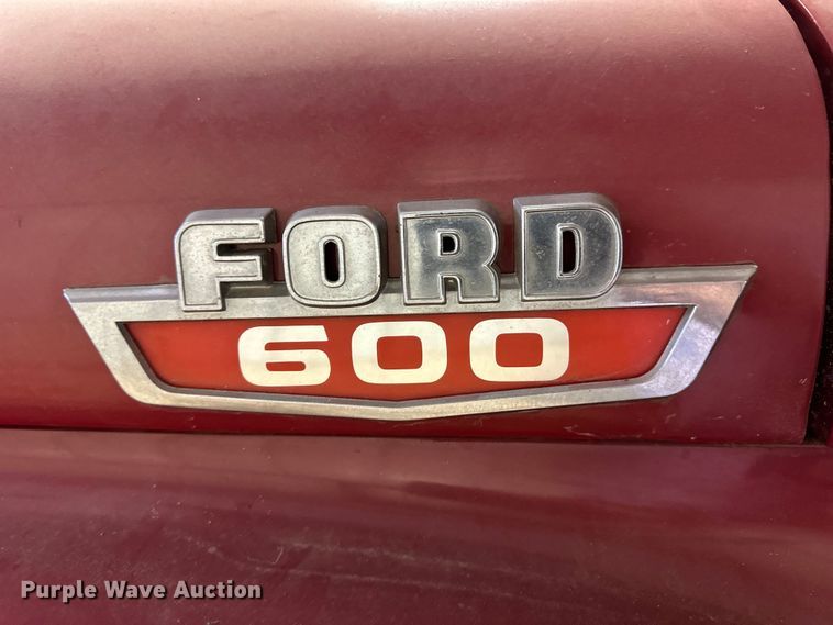 image for item NJ9445 1964 Ford 600 pumper fire truck