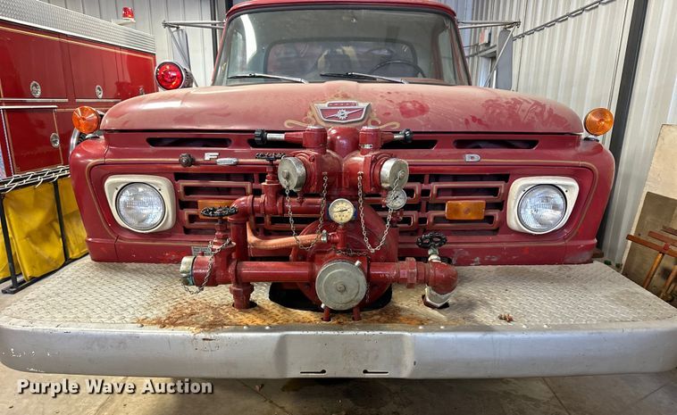image for item NJ9445 1964 Ford 600 pumper fire truck
