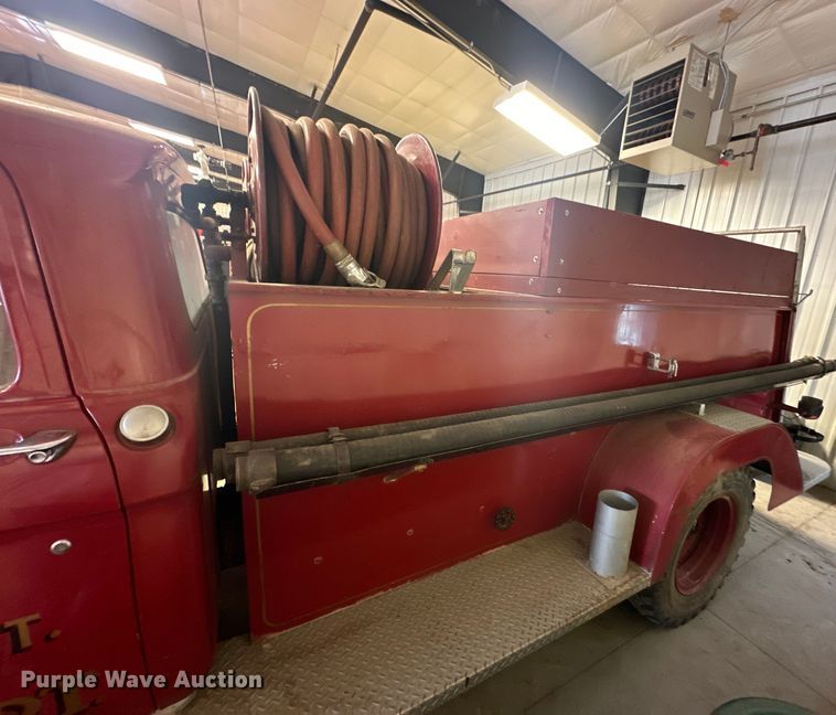 image for item NJ9445 1964 Ford 600 pumper fire truck