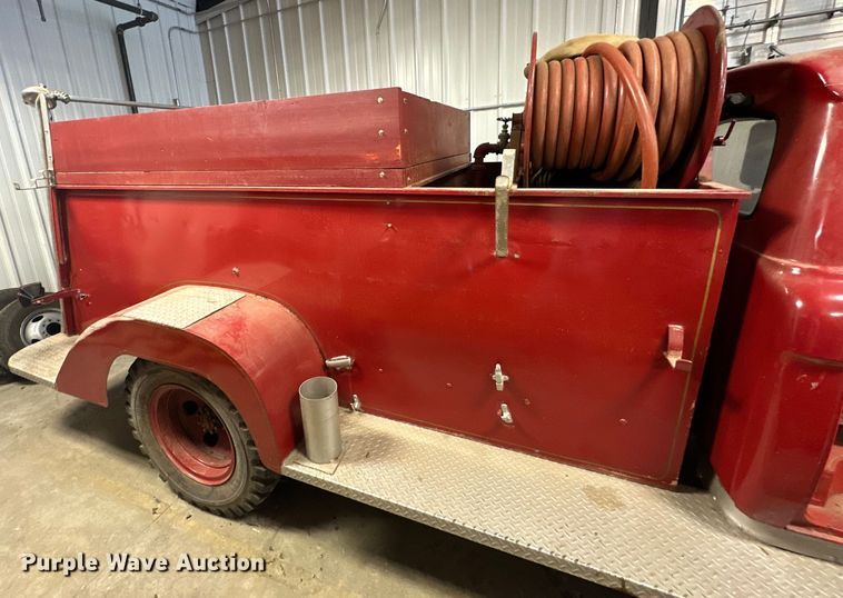 image for item NJ9445 1964 Ford 600 pumper fire truck