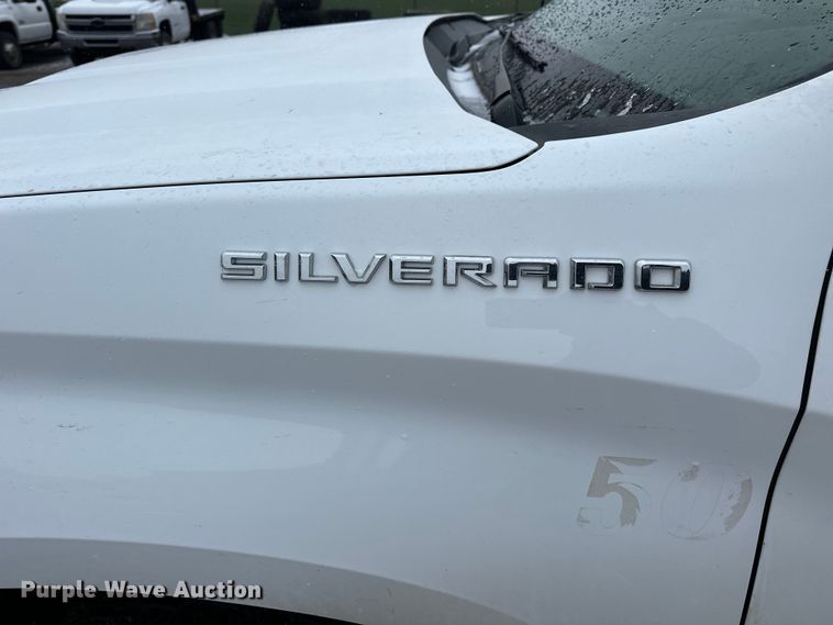 image for item NJ9451 2019 Chevrolet Silverado 1500 Crew Cab pickup truck