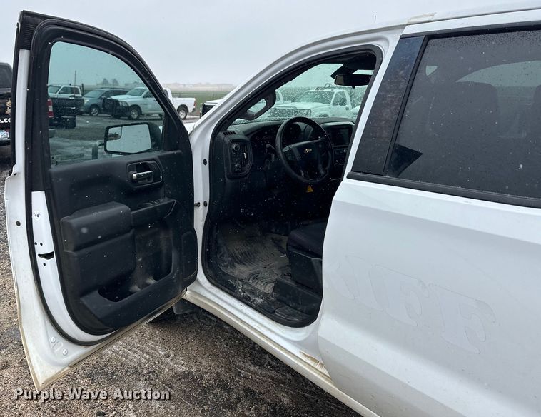 image for item NJ9451 2019 Chevrolet Silverado 1500 Crew Cab pickup truck