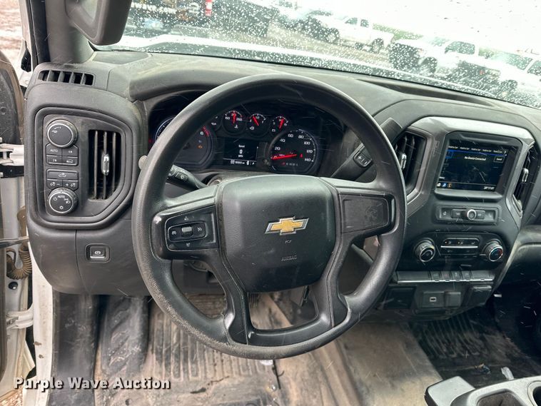 image for item NJ9451 2019 Chevrolet Silverado 1500 Crew Cab pickup truck