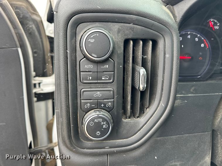 image for item NJ9451 2019 Chevrolet Silverado 1500 Crew Cab pickup truck