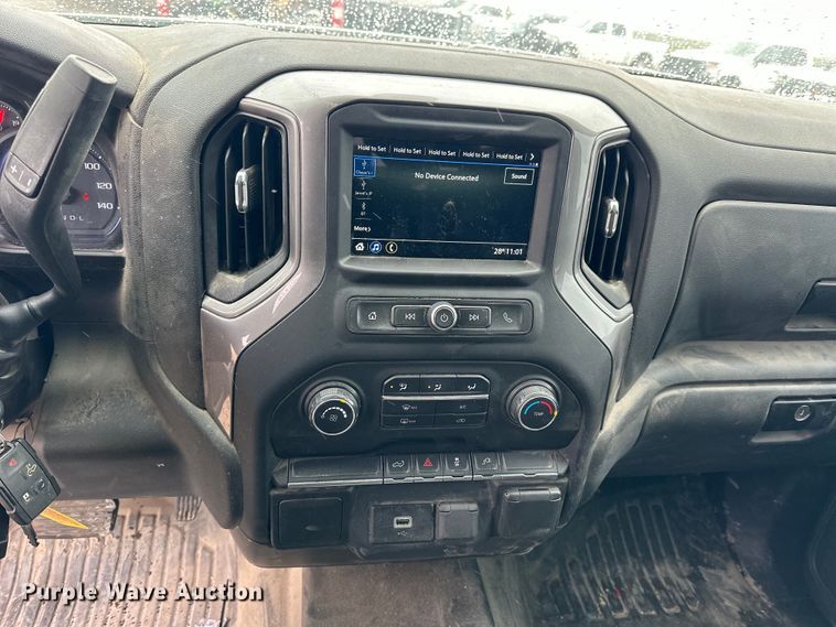 image for item NJ9451 2019 Chevrolet Silverado 1500 Crew Cab pickup truck