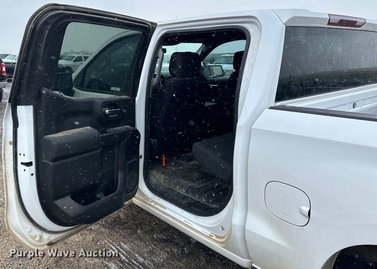 image for item NJ9451 2019 Chevrolet Silverado 1500 Crew Cab pickup truck