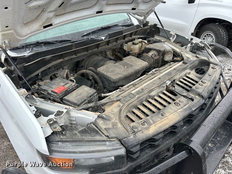 image for item NJ9451 2019 Chevrolet Silverado 1500 Crew Cab pickup truck