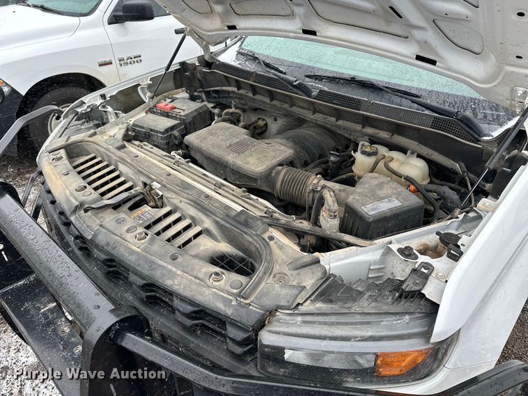 image for item NJ9451 2019 Chevrolet Silverado 1500 Crew Cab pickup truck