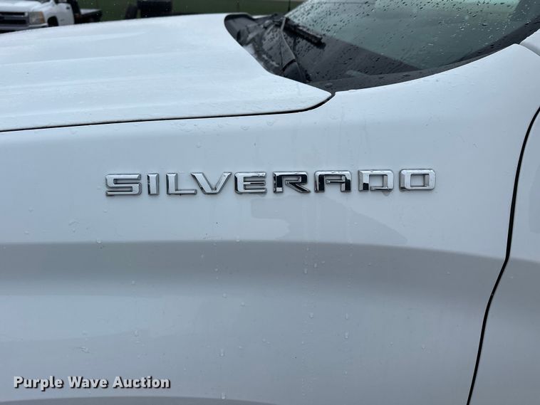 image for item NJ9452 2019 Chevrolet Silverado 1500 Crew Cab pickup truck