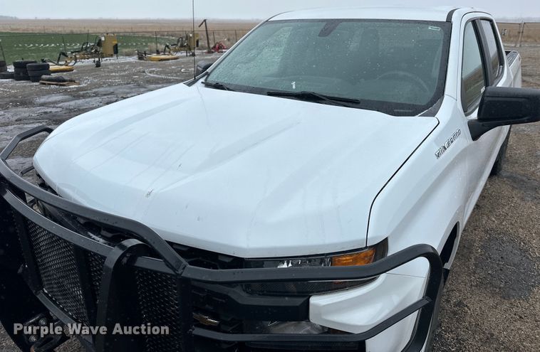 image for item NJ9452 2019 Chevrolet Silverado 1500 Crew Cab pickup truck