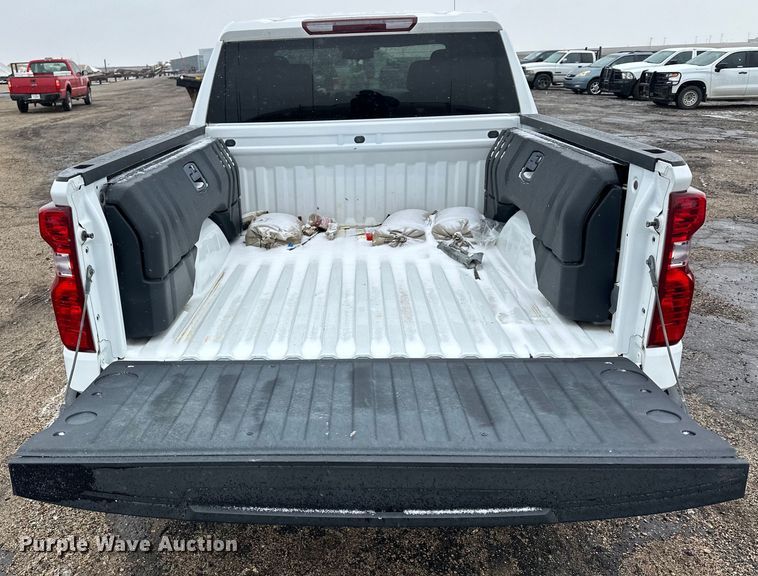 image for item NJ9452 2019 Chevrolet Silverado 1500 Crew Cab pickup truck