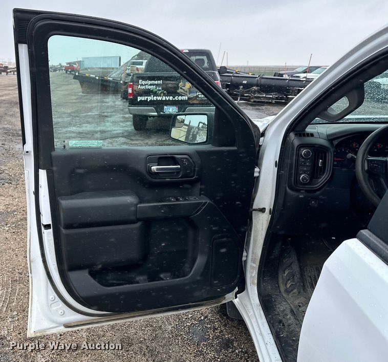 image for item NJ9452 2019 Chevrolet Silverado 1500 Crew Cab pickup truck