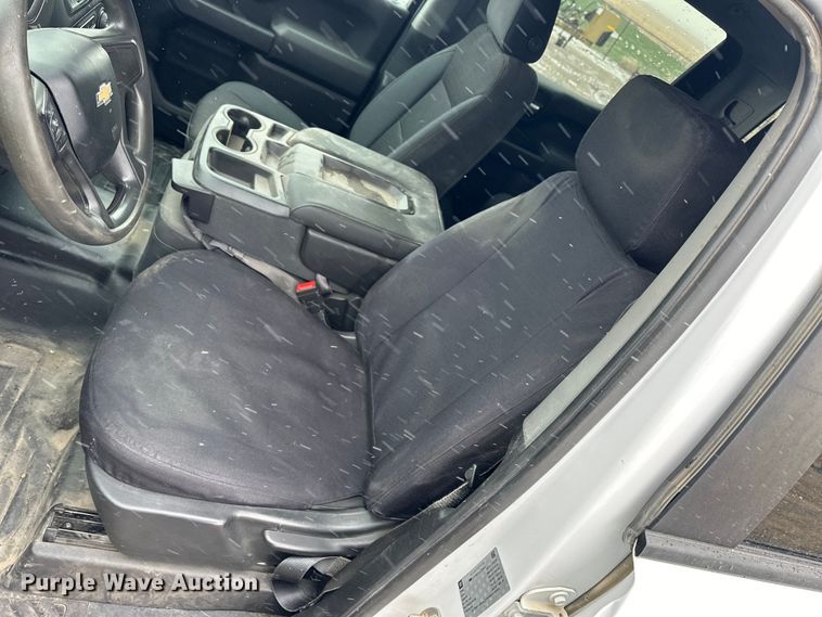 image for item NJ9452 2019 Chevrolet Silverado 1500 Crew Cab pickup truck