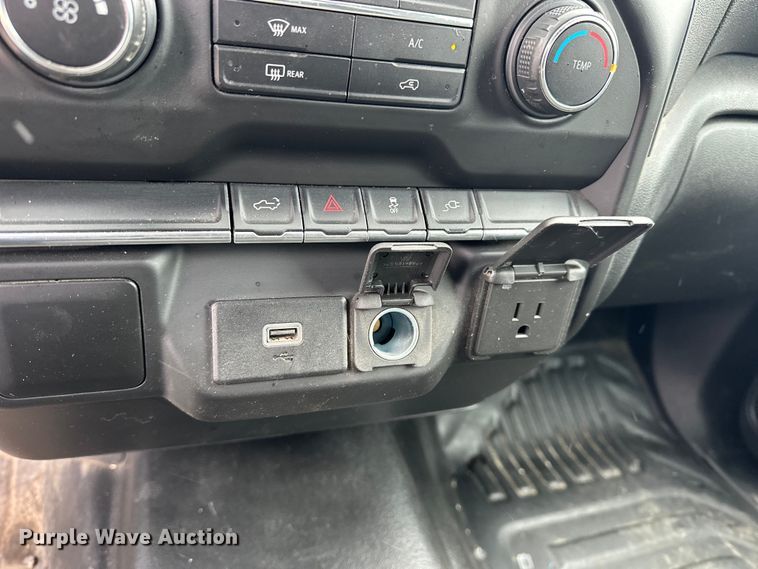 image for item NJ9452 2019 Chevrolet Silverado 1500 Crew Cab pickup truck