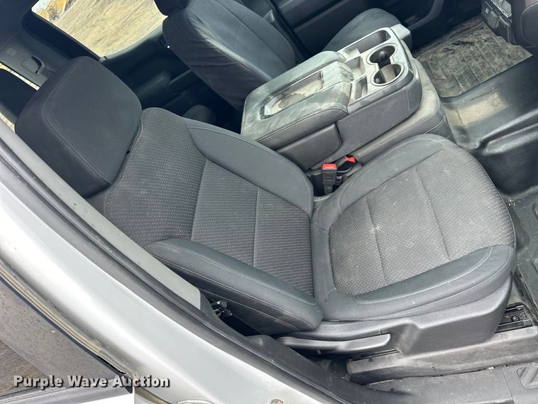 image for item NJ9452 2019 Chevrolet Silverado 1500 Crew Cab pickup truck