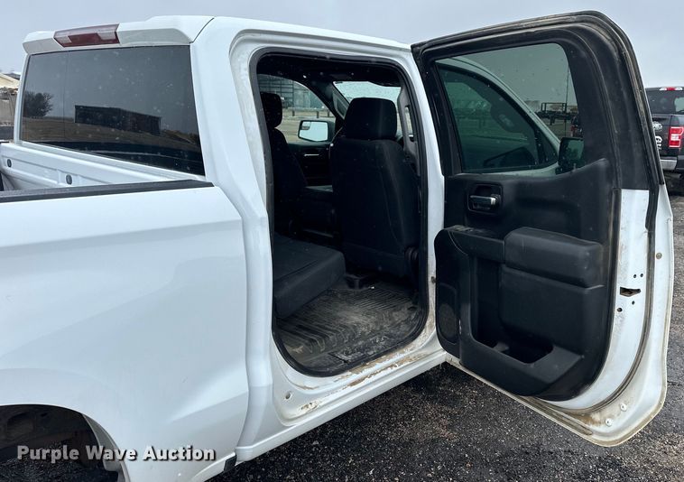 image for item NJ9452 2019 Chevrolet Silverado 1500 Crew Cab pickup truck