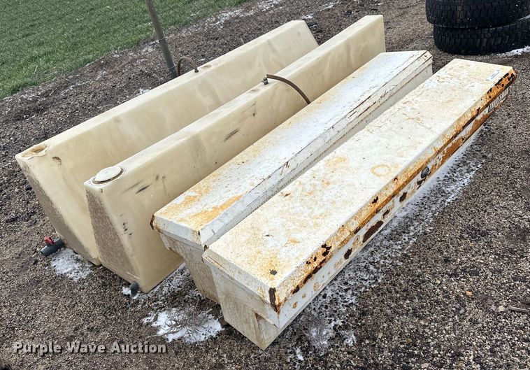 image for item NJ9455 Toolboxes and tanks