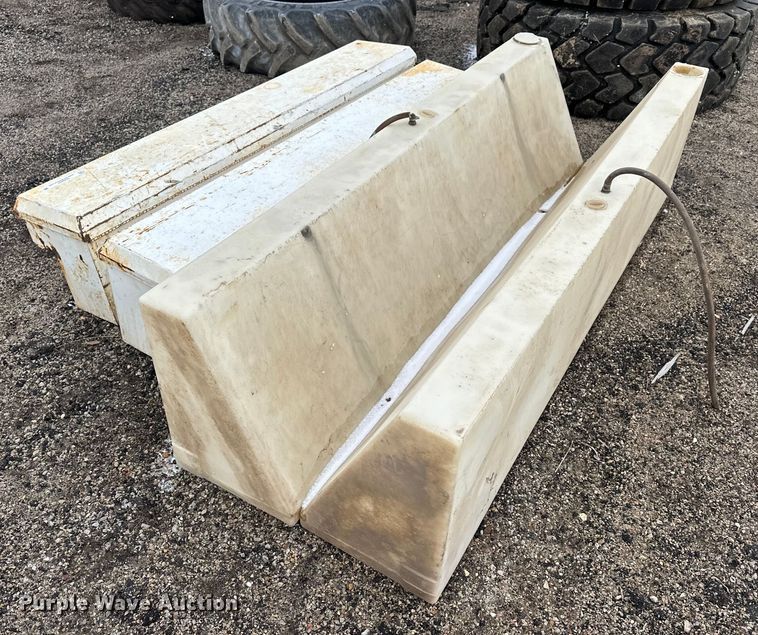 image for item NJ9455 Toolboxes and tanks