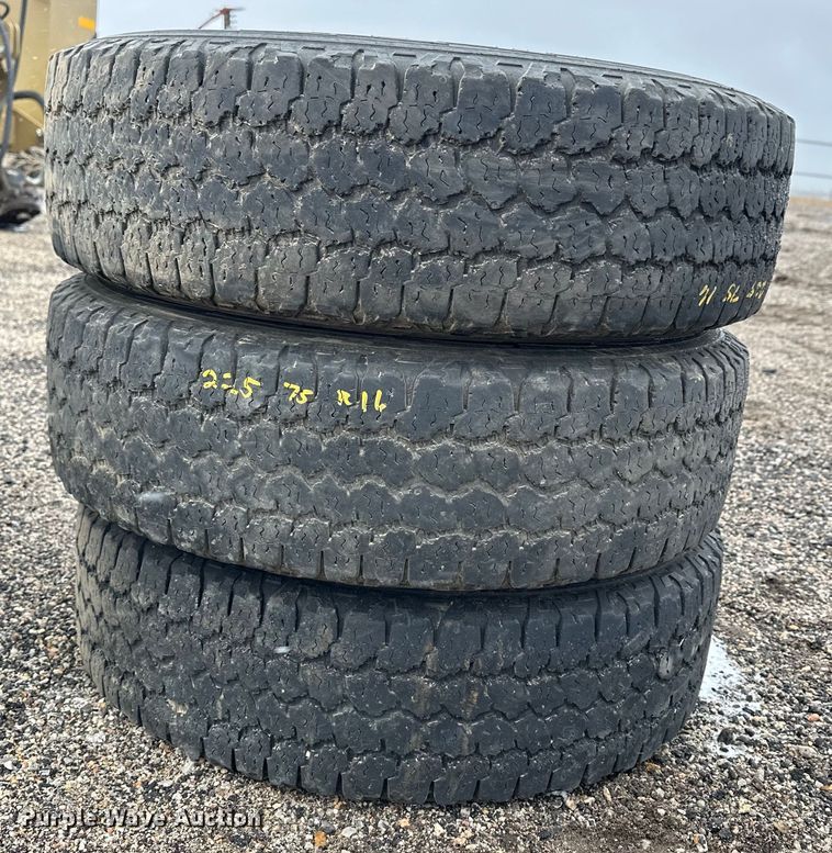 image for item NJ9465 Tires
