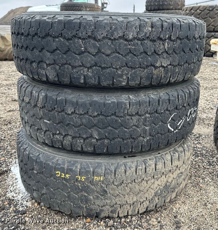 image for item NJ9465 Tires