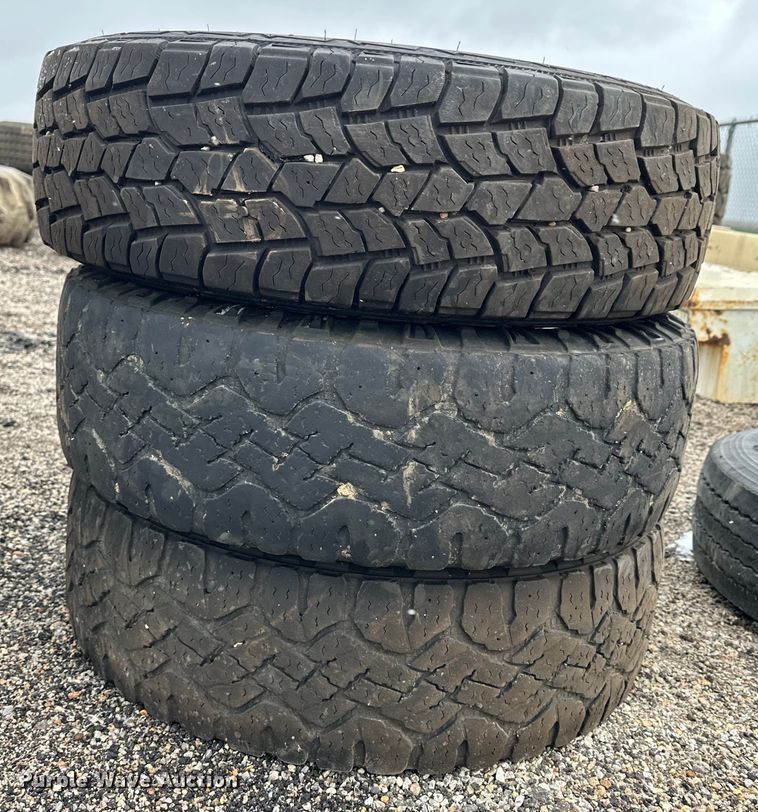 image for item NJ9465 Tires