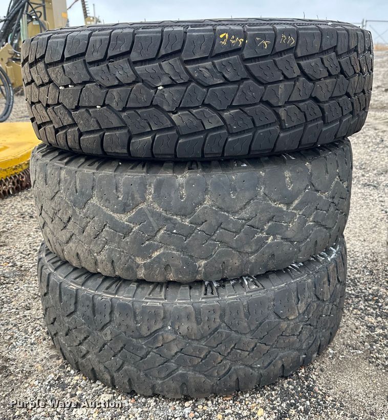 image for item NJ9465 Tires