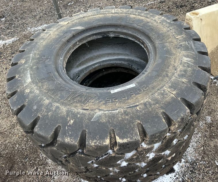 image for item NJ9466 (2) Titan 20.5R25 tires