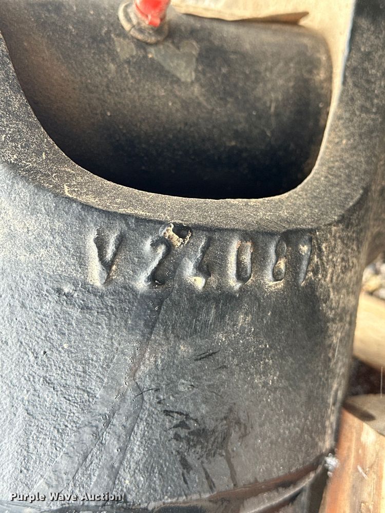 image for item NJ9467 (2) cylinders