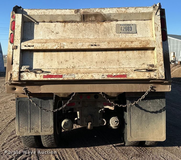 image for item NJ9469 1995 Mack RD600 dump truck