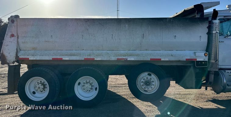 image for item NJ9469 1995 Mack RD600 dump truck