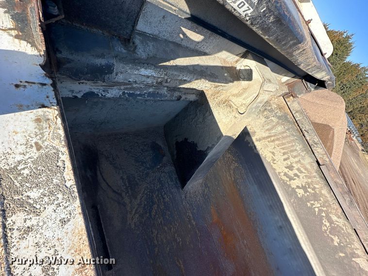 image for item NJ9469 1995 Mack RD600 dump truck