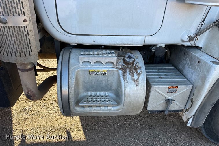 image for item NJ9469 1995 Mack RD600 dump truck