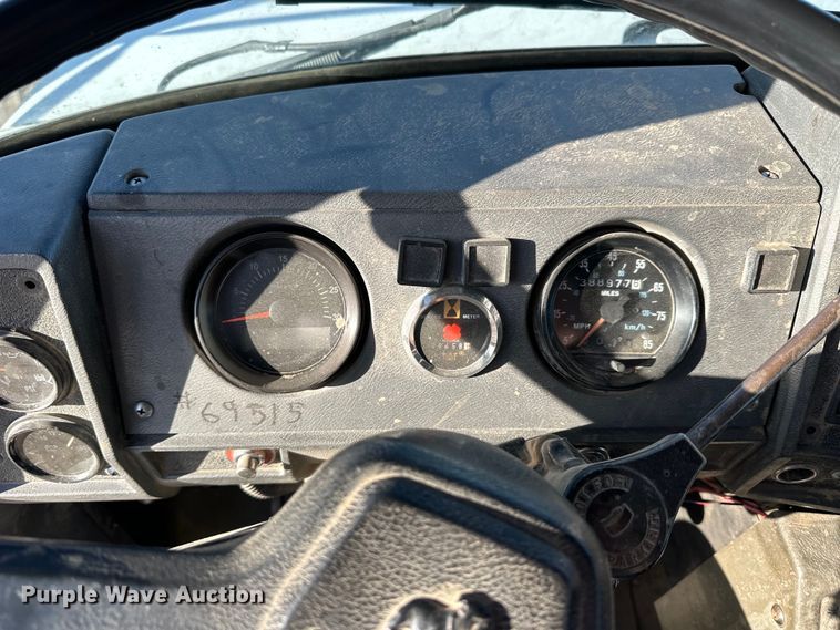 image for item NJ9469 1995 Mack RD600 dump truck