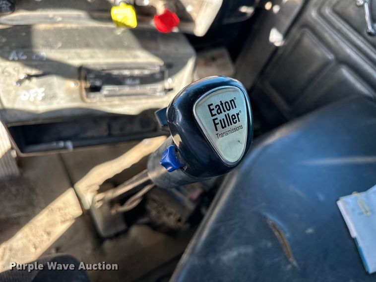 image for item NJ9469 1995 Mack RD600 dump truck