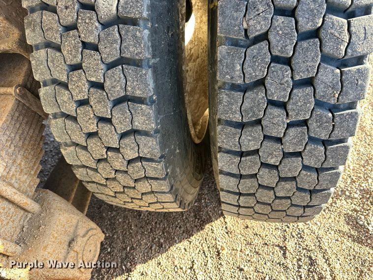 image for item NJ9469 1995 Mack RD600 dump truck