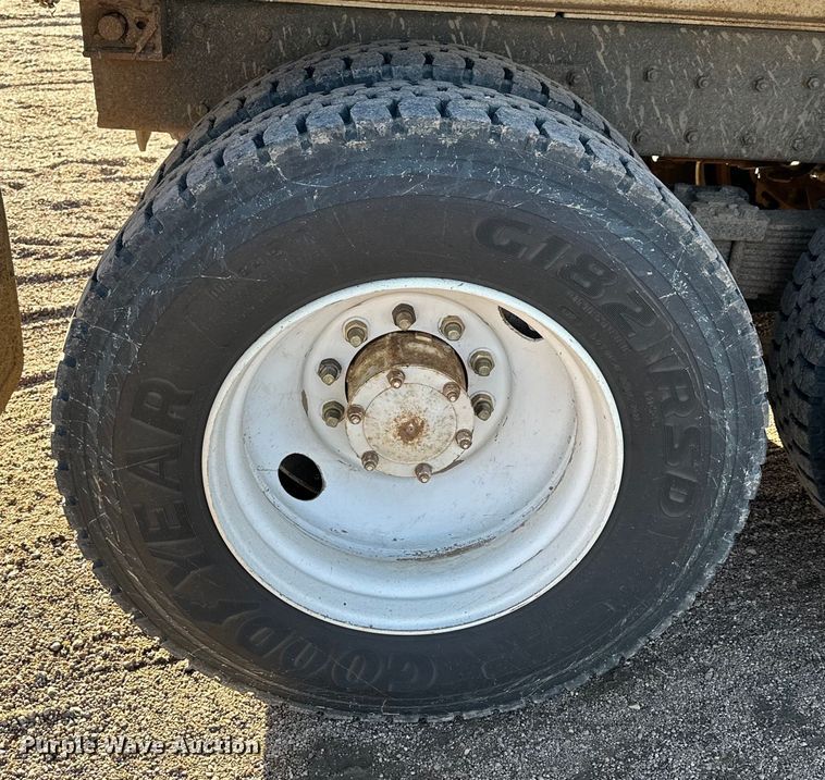 image for item NJ9469 1995 Mack RD600 dump truck