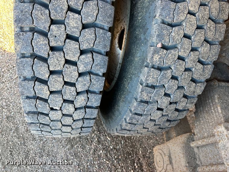 image for item NJ9469 1995 Mack RD600 dump truck