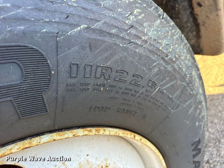 image for item NJ9469 1995 Mack RD600 dump truck