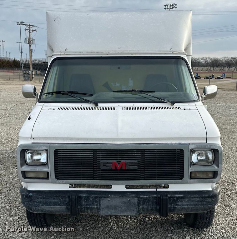 image for item NJ9473 1994 GMC Vandura 3500 box truck