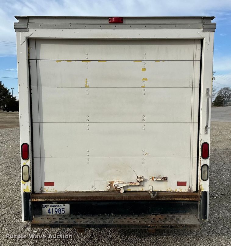 image for item NJ9473 1994 GMC Vandura 3500 box truck