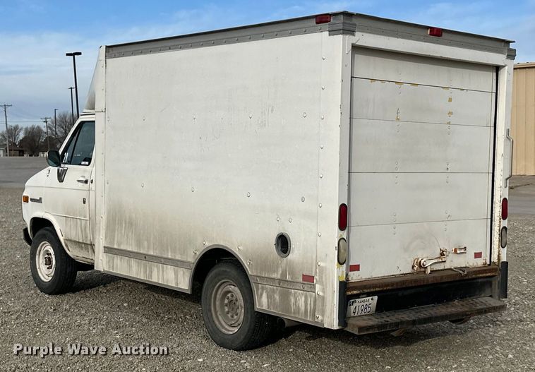 image for item NJ9473 1994 GMC Vandura 3500 box truck