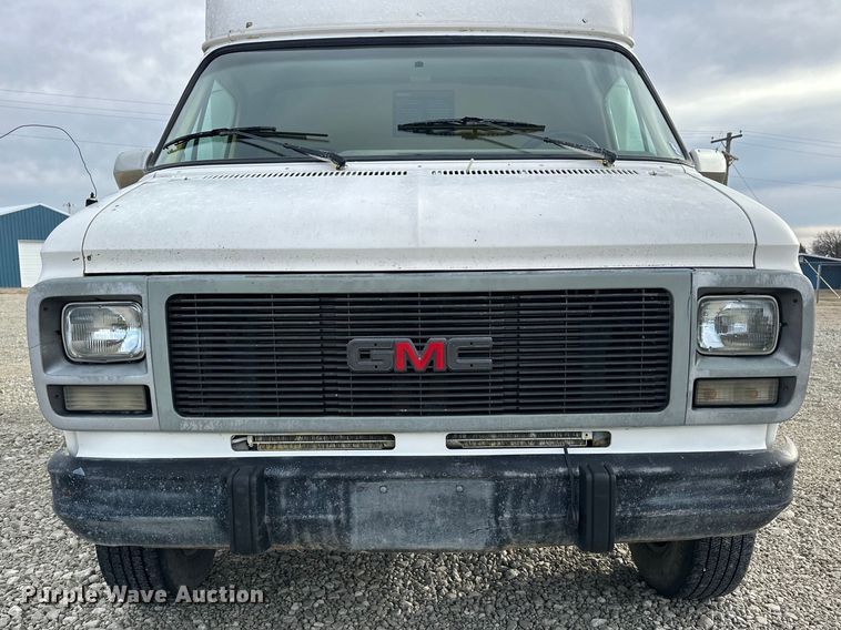 image for item NJ9473 1994 GMC Vandura 3500 box truck