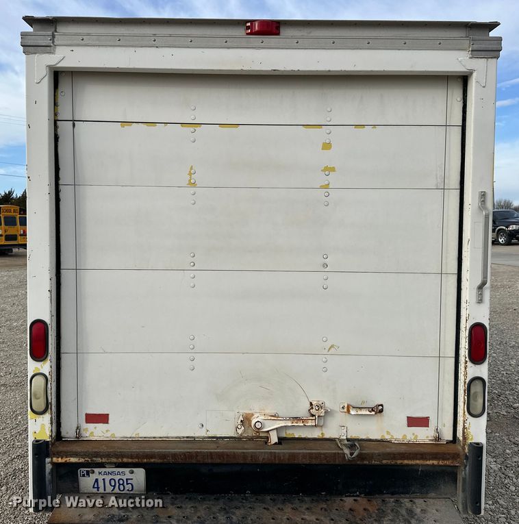 image for item NJ9473 1994 GMC Vandura 3500 box truck
