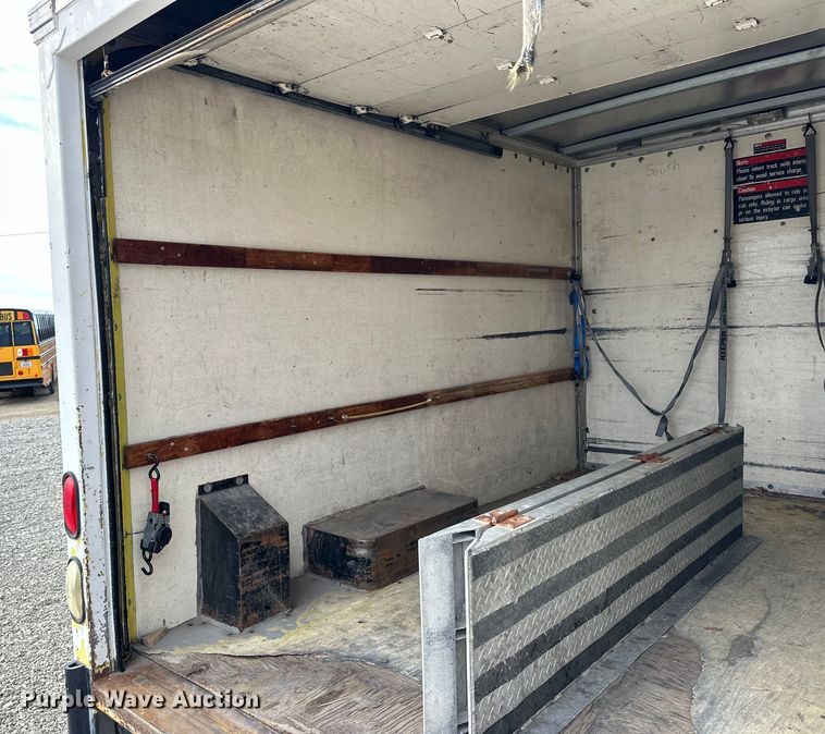 image for item NJ9473 1994 GMC Vandura 3500 box truck