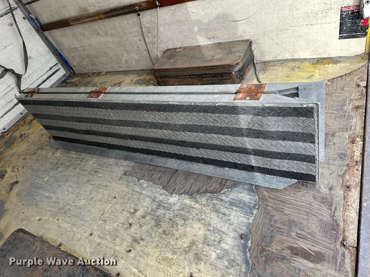 image for item NJ9473 1994 GMC Vandura 3500 box truck