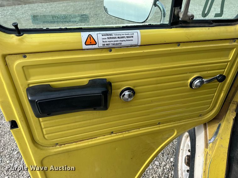 image for item NJ9473 1994 GMC Vandura 3500 box truck