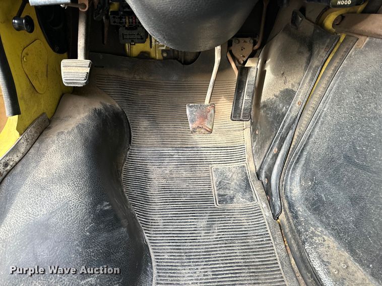 image for item NJ9473 1994 GMC Vandura 3500 box truck